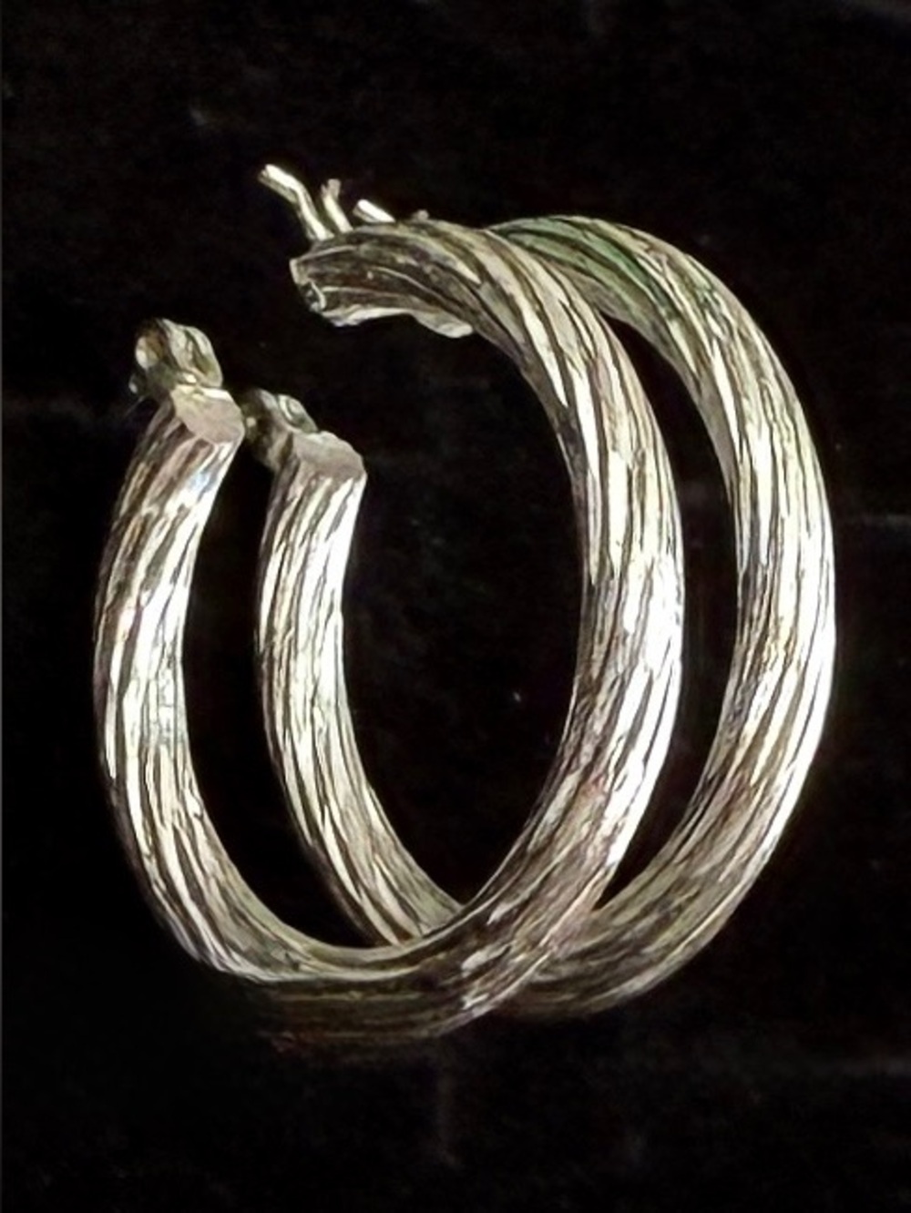 Vintage Silver Tone Textured Hoop Earrings Pierced Ribbed Classic